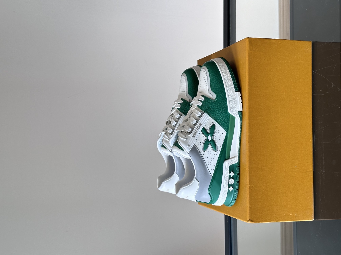 LV  00179
