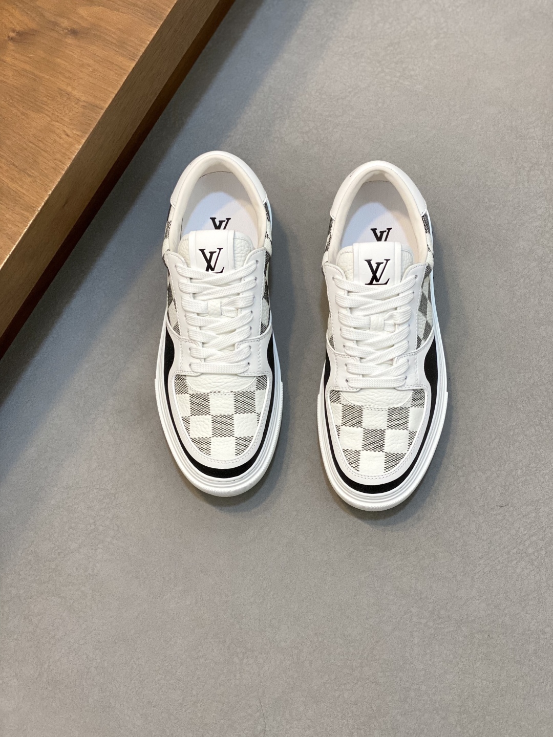 LV 00179