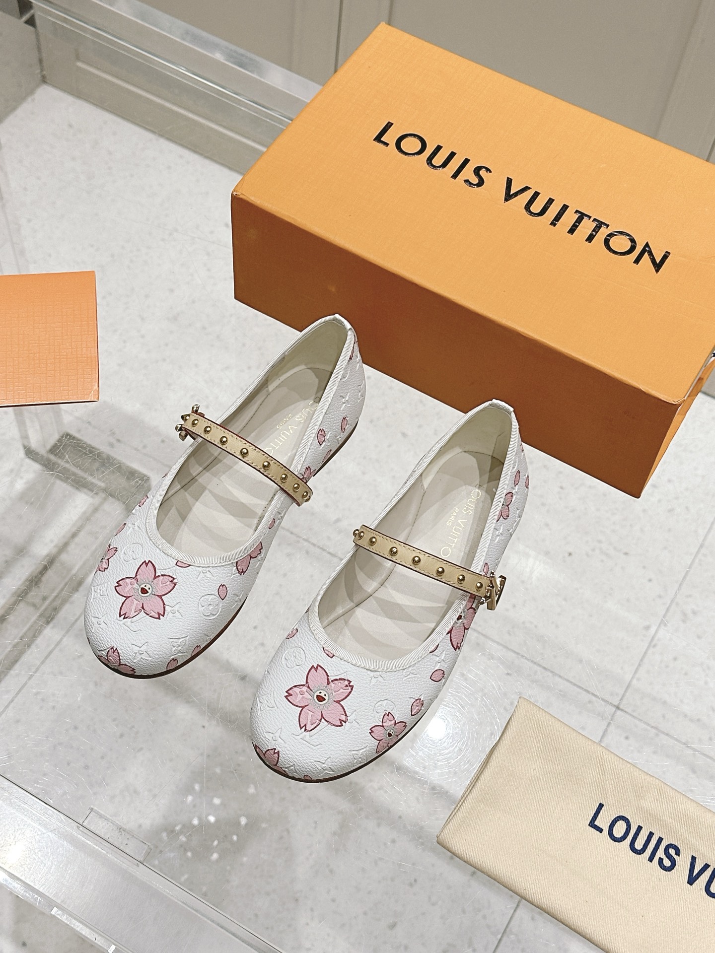 LV 00179