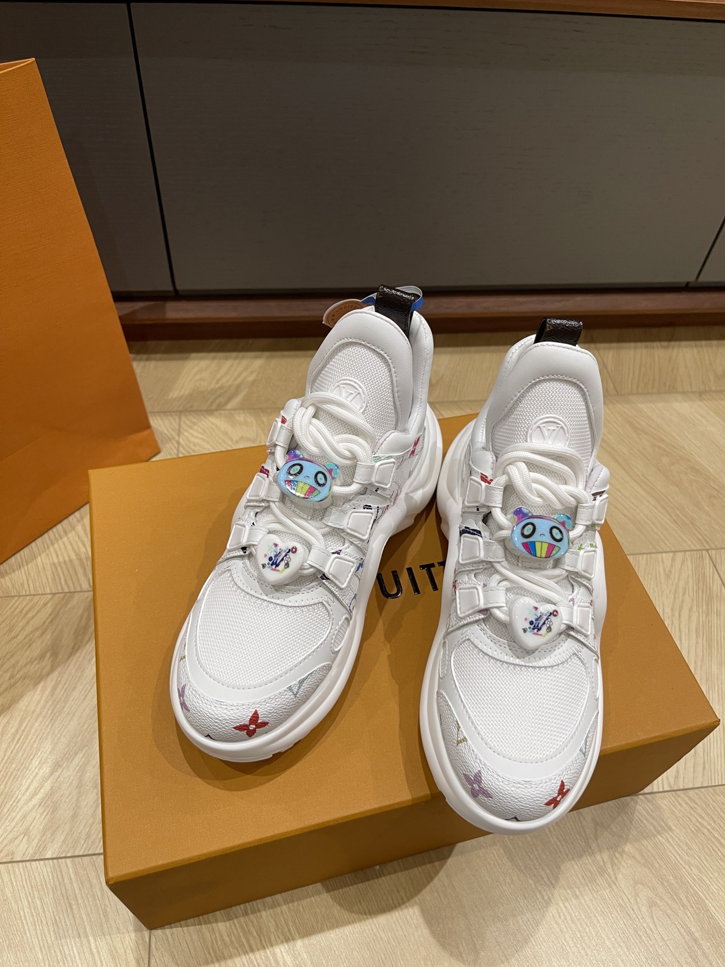 LV 00179