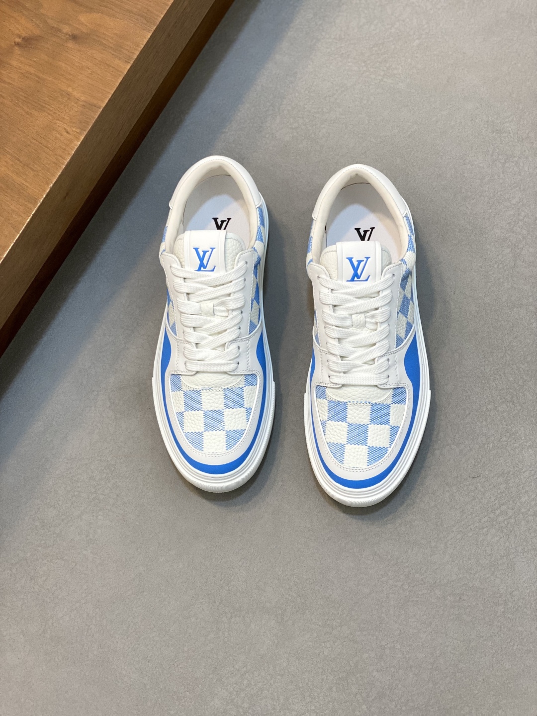 LV 00189