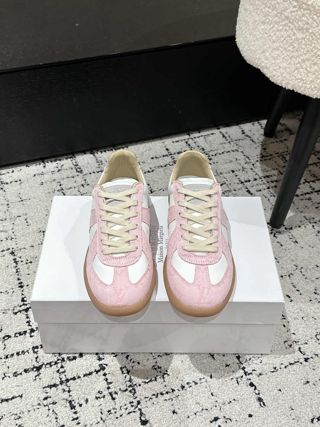 LV 00198