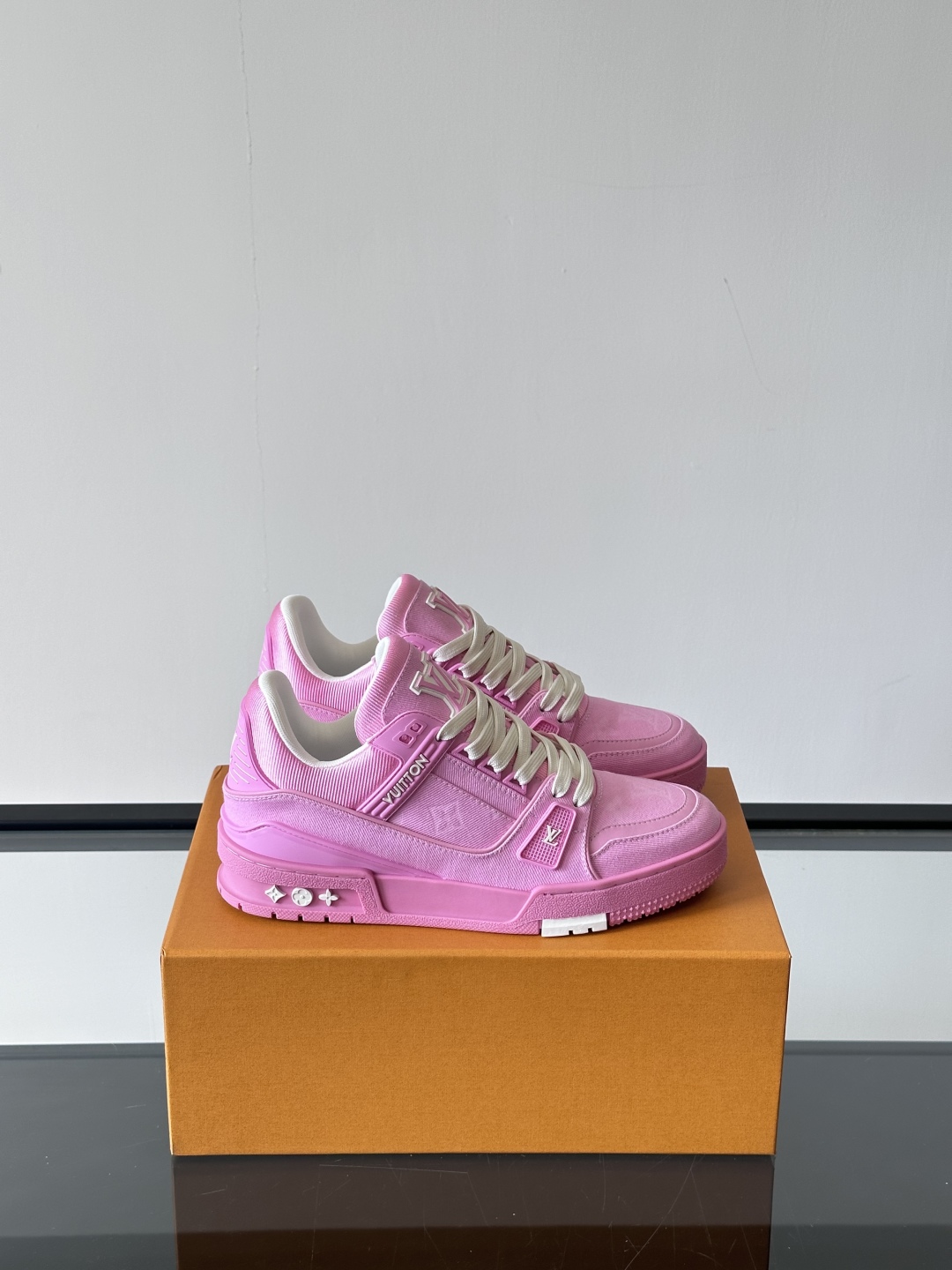 LV  00209