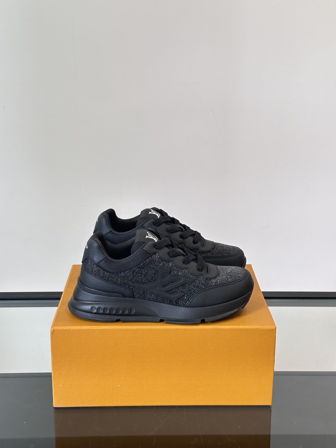 LV  00219