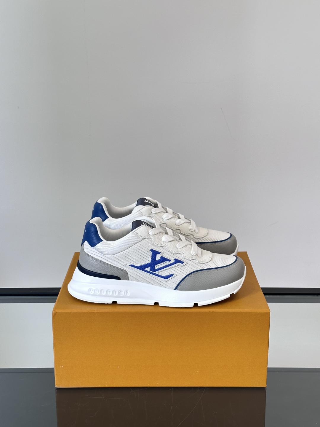 LV  00239