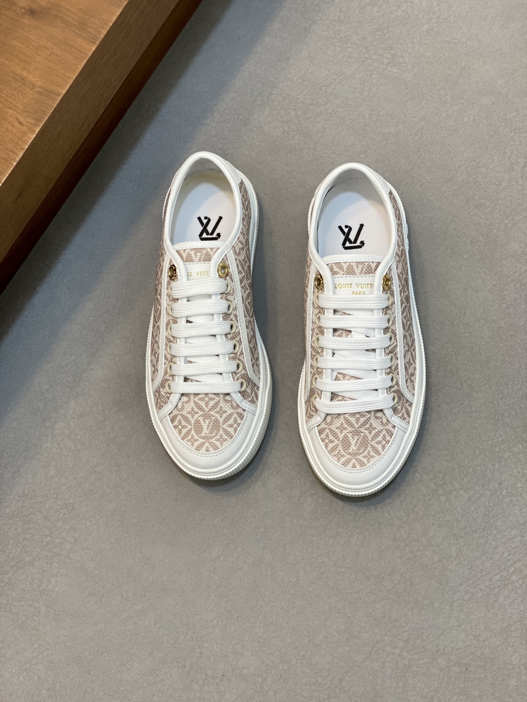 LV 00249