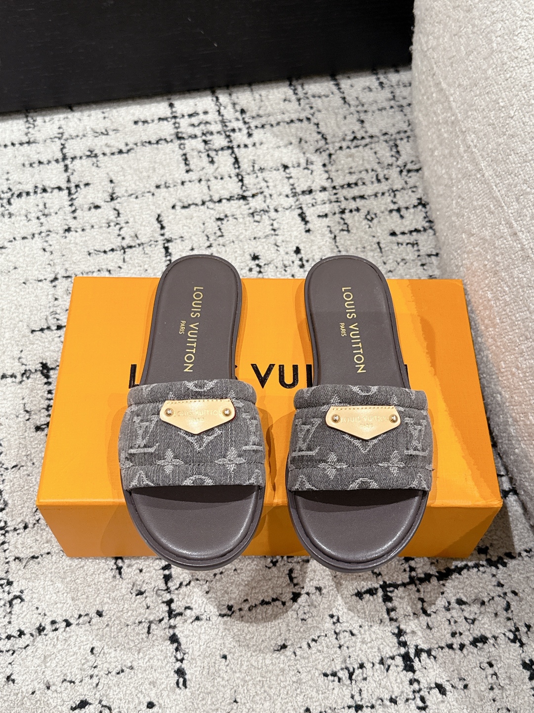 LV 00249