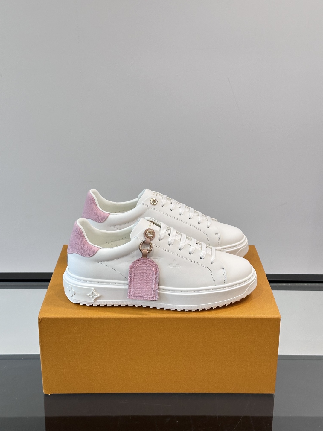 LV  00289