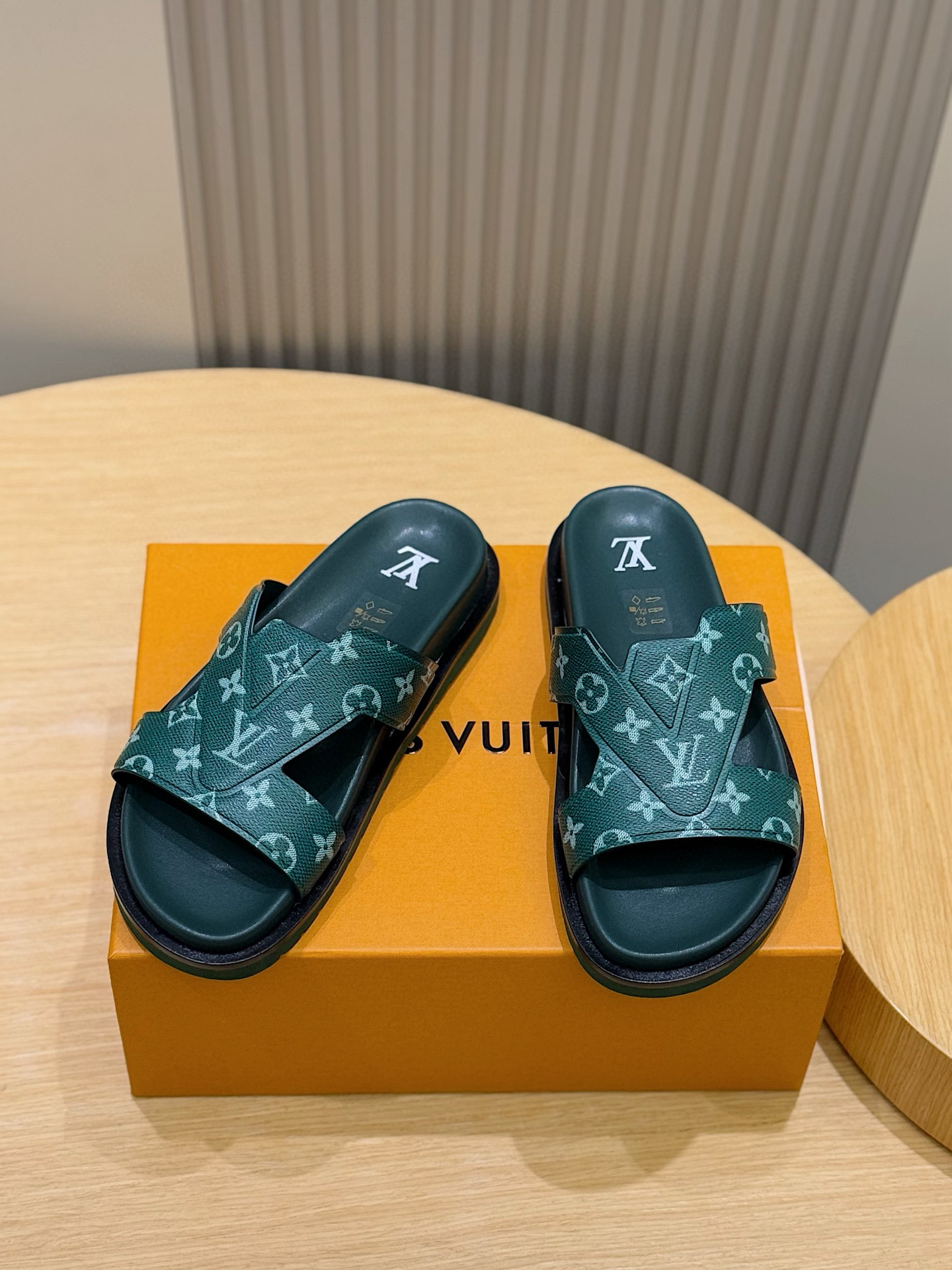 LV 00306