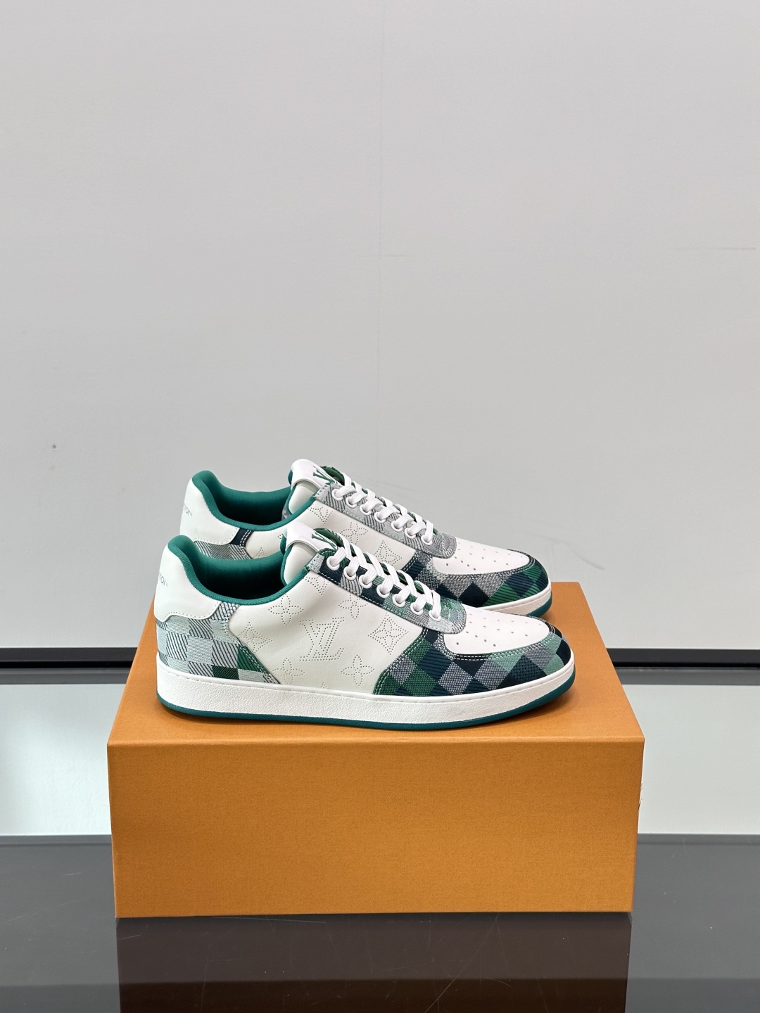 LV  00309