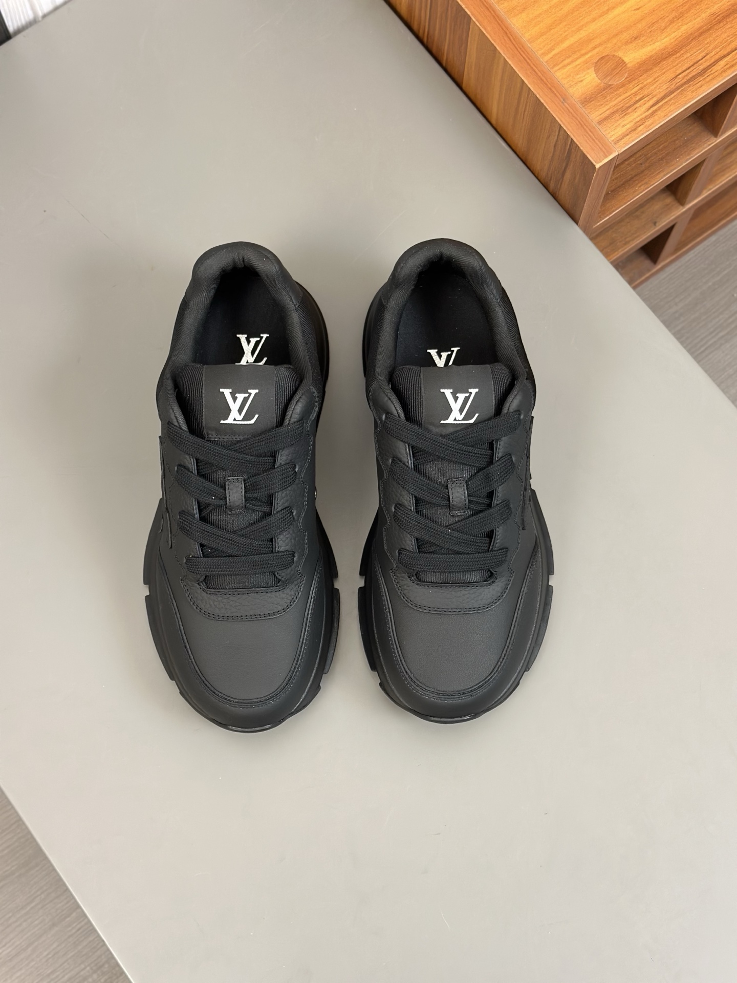 LV 00319