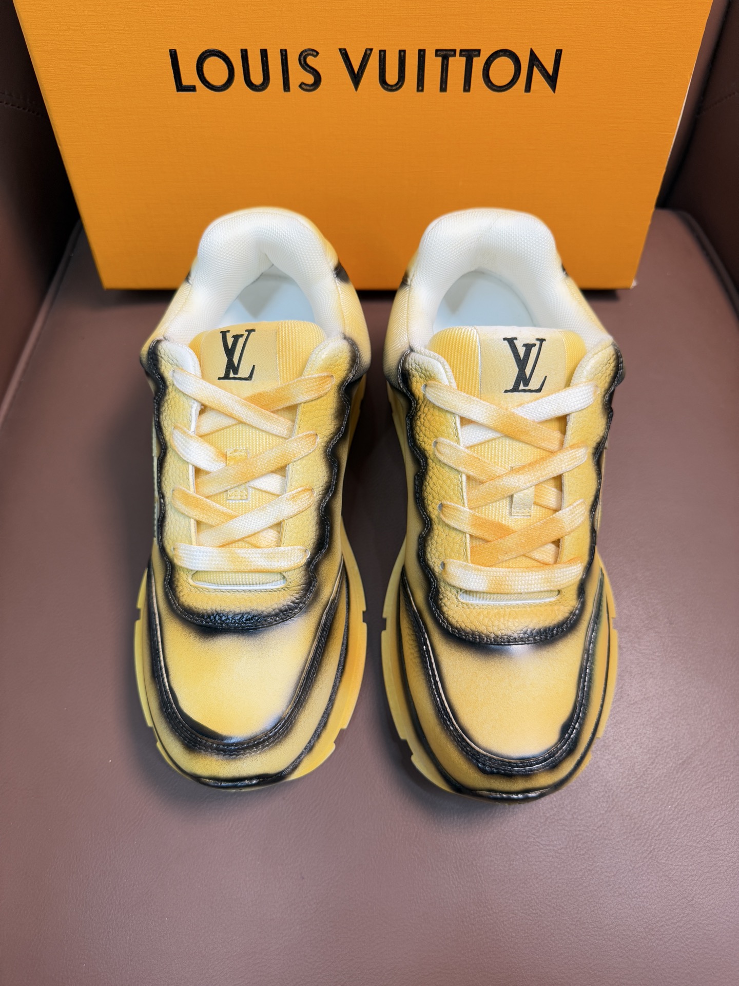 LV 00379