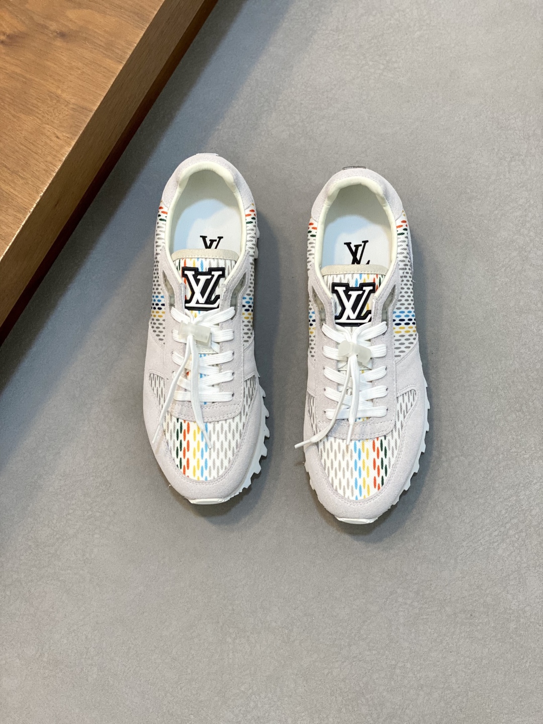 LV 00389