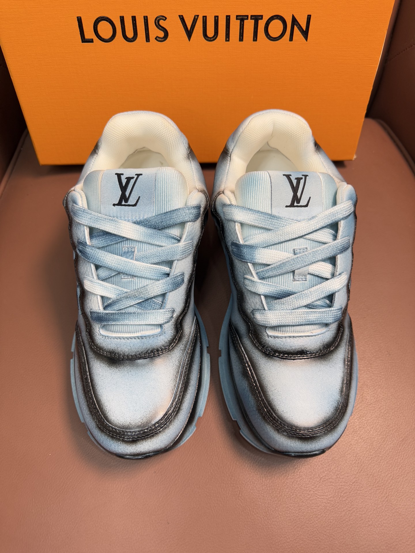 LV 00389