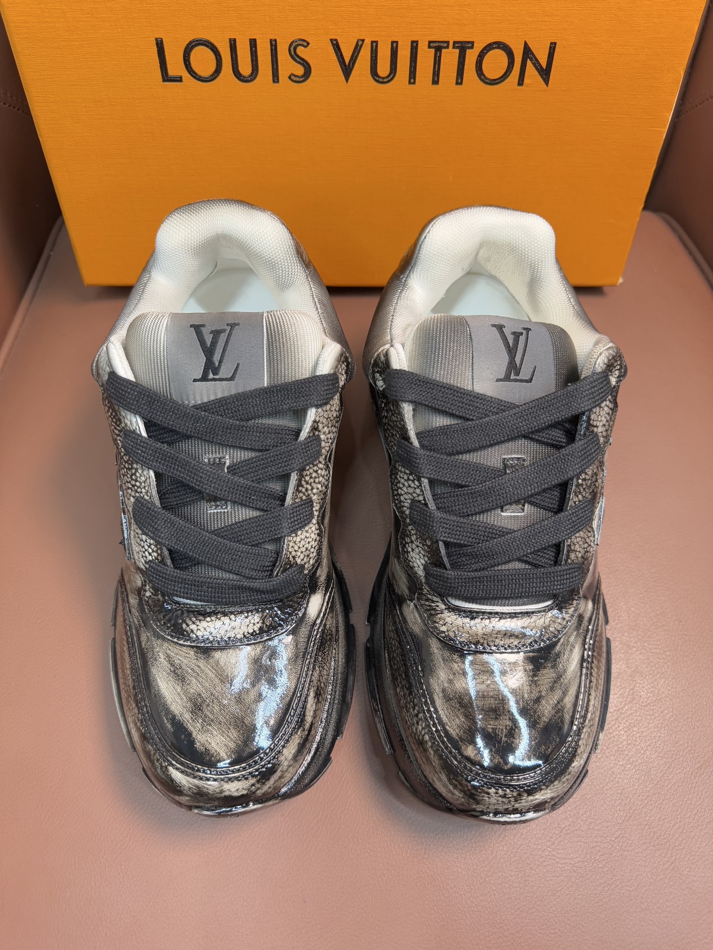 LV 00409