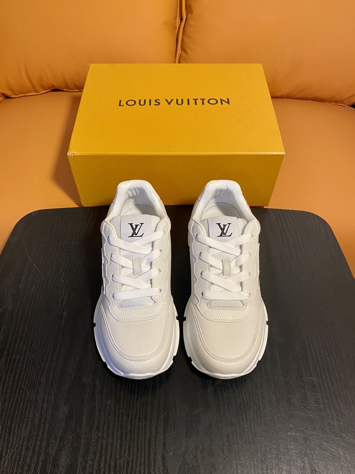 LV  00439