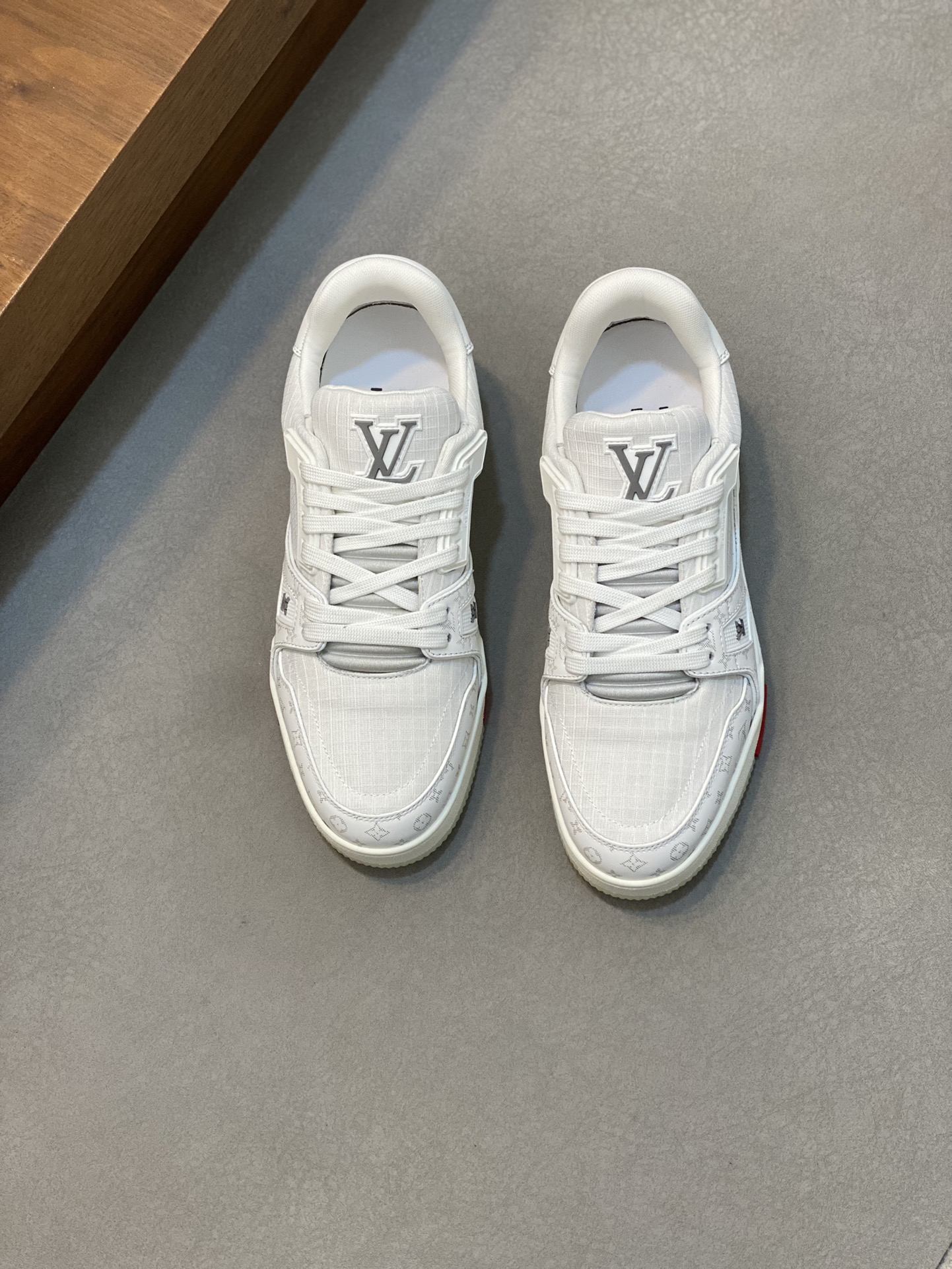 LV 00449