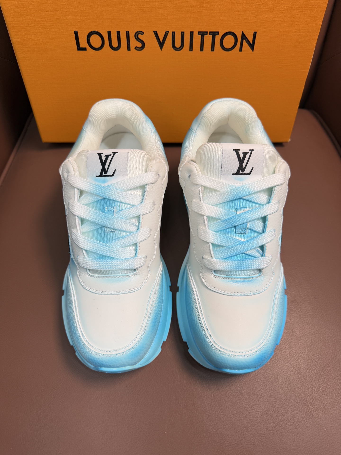 LV 00449