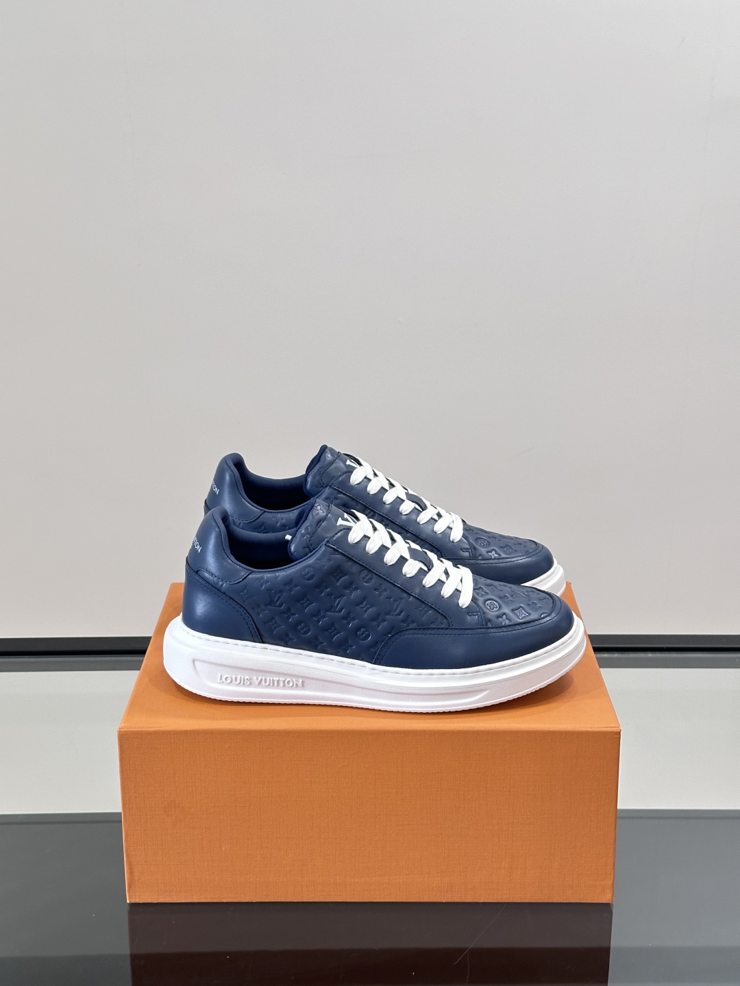 LV 00469