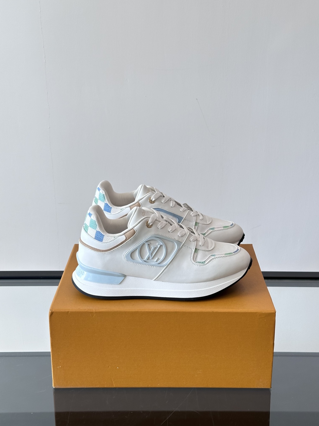 LV  00479
