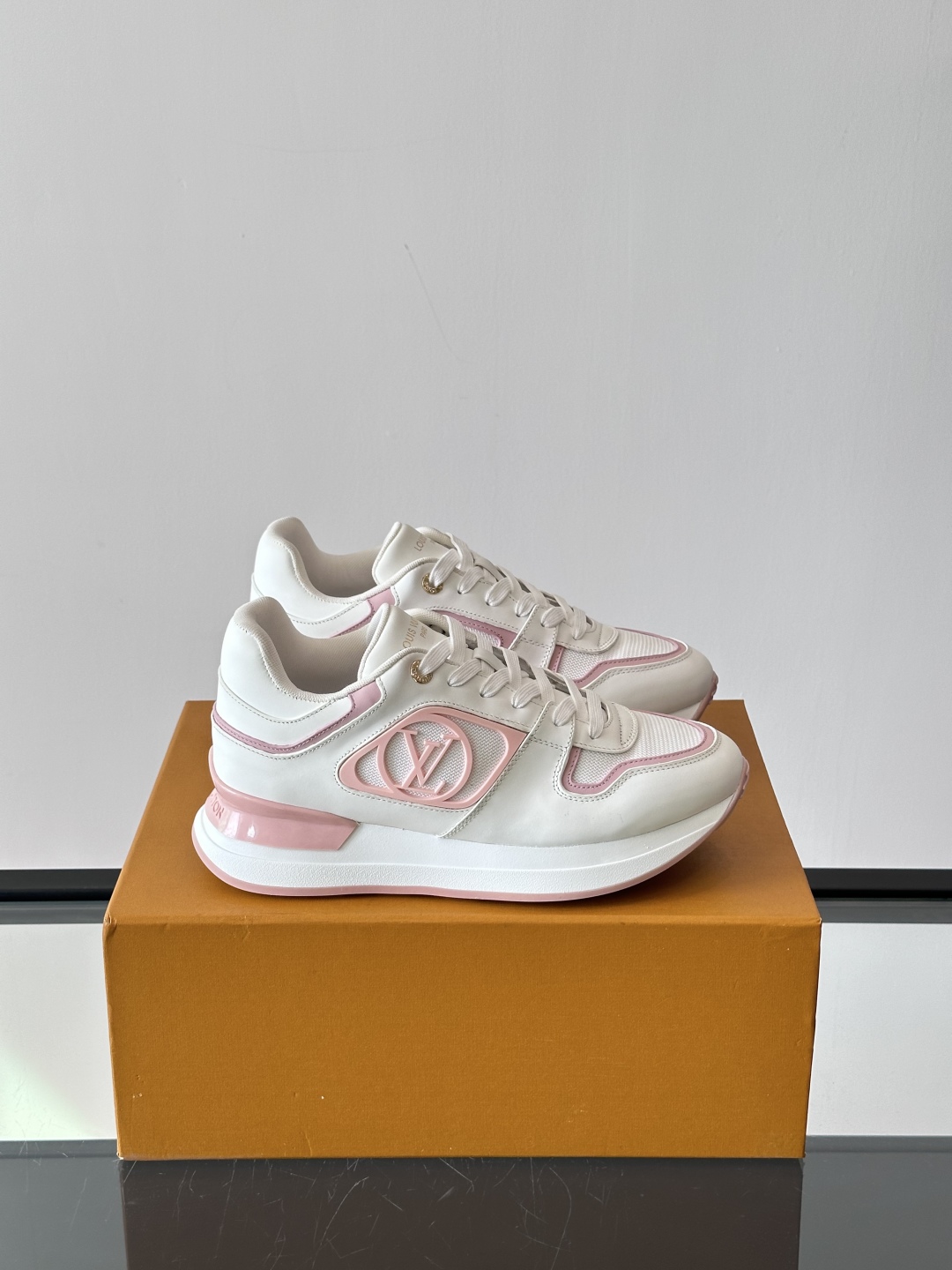 LV  00499