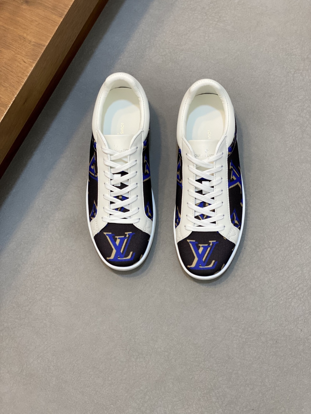 LV 00519