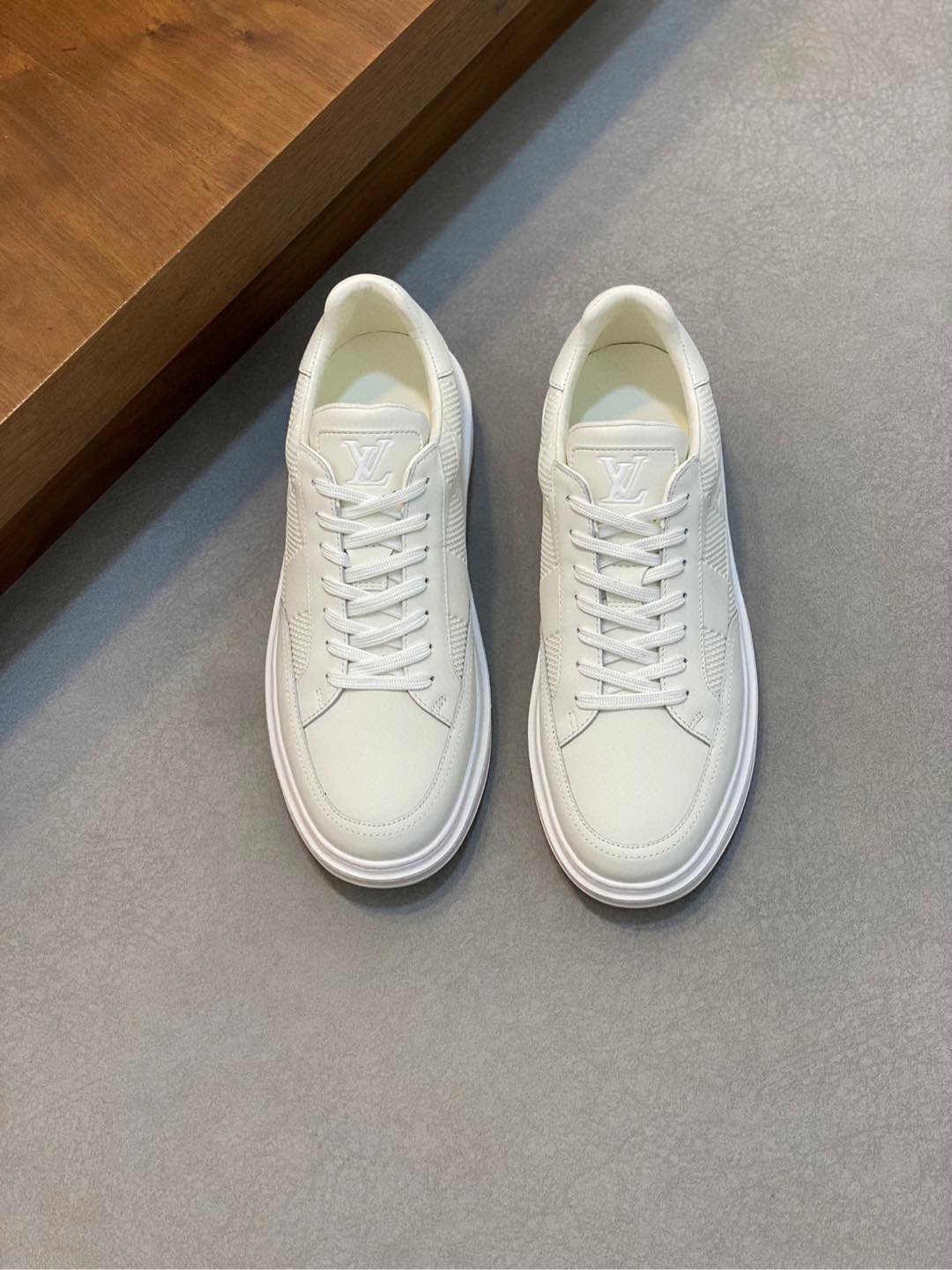 LV 00579