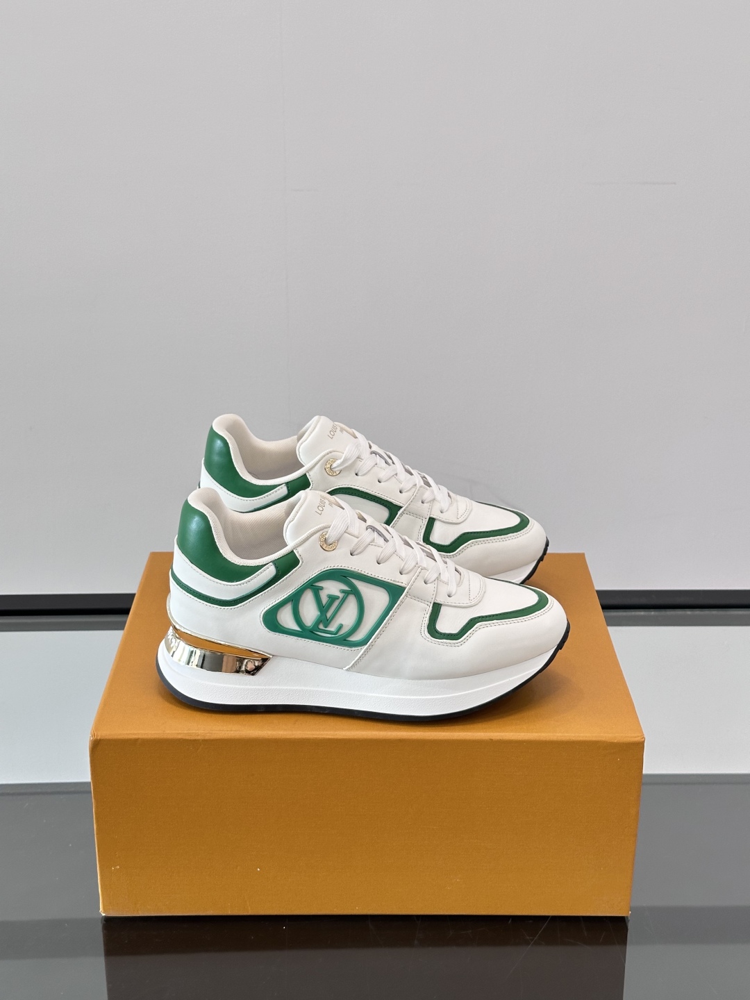 LV  00609