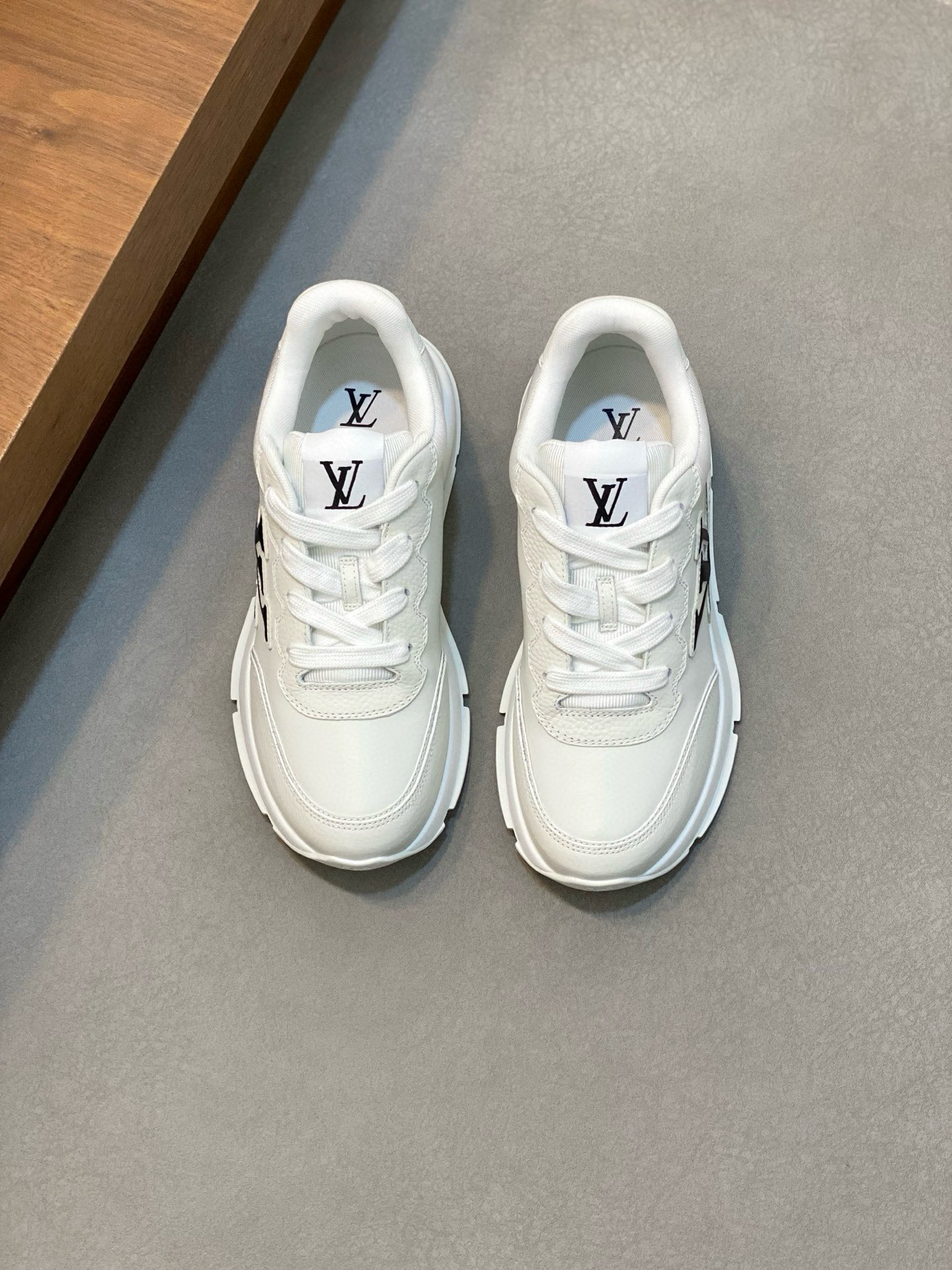 LV 00609