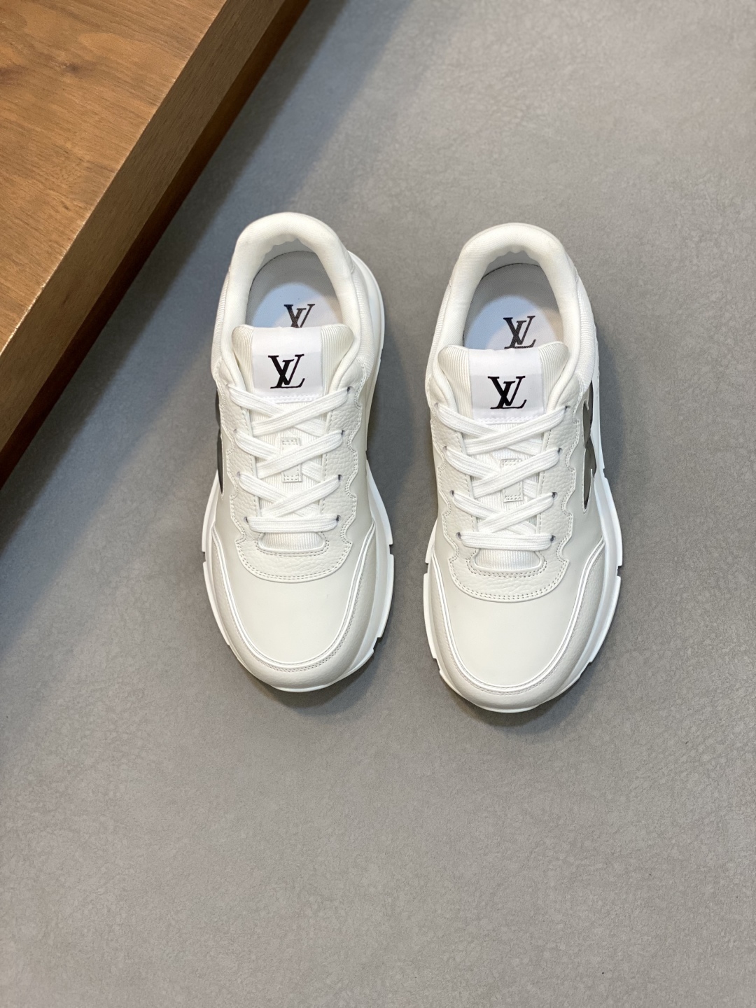 LV 00649