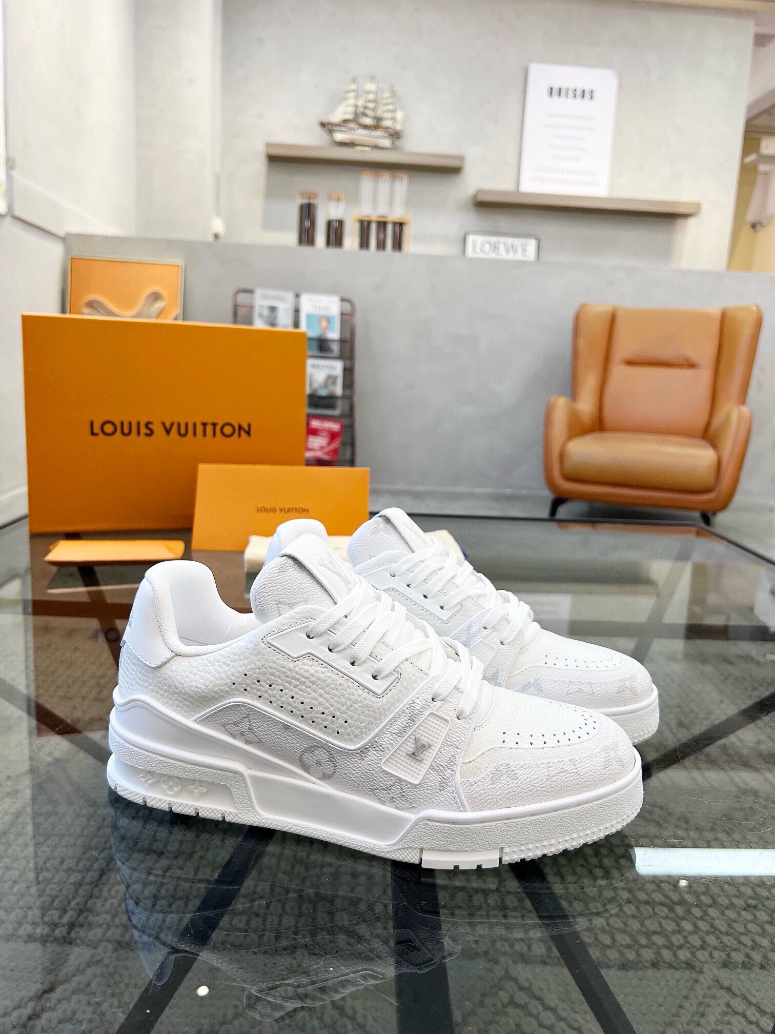 LV 00649