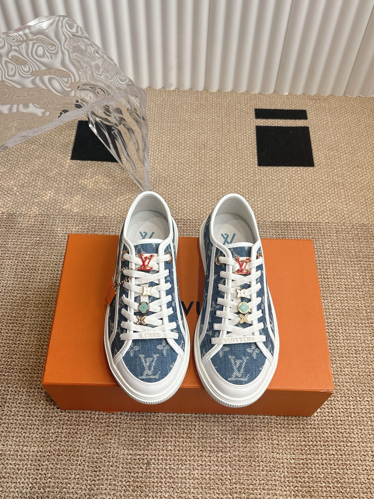 LV 00659