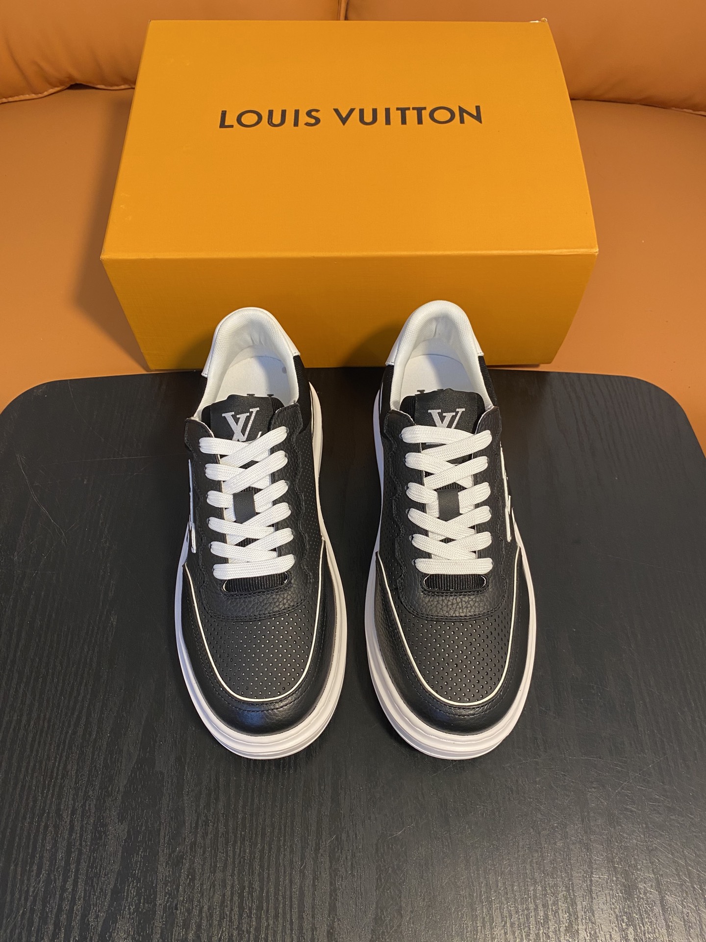 LV 00699