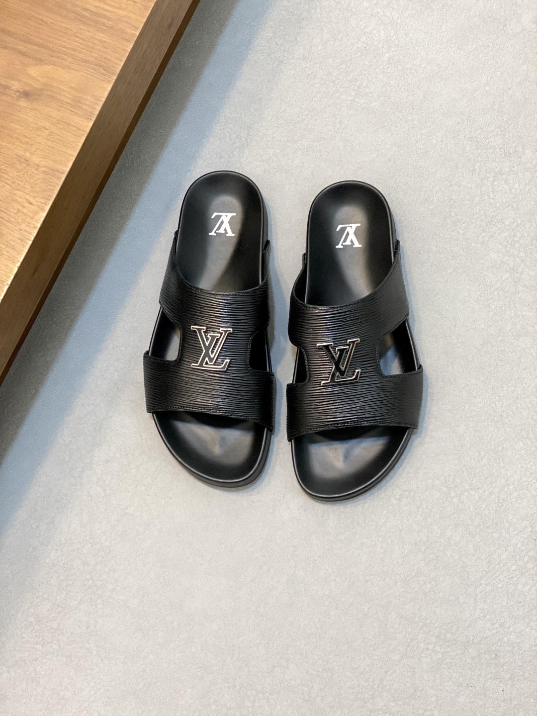 LV 00706