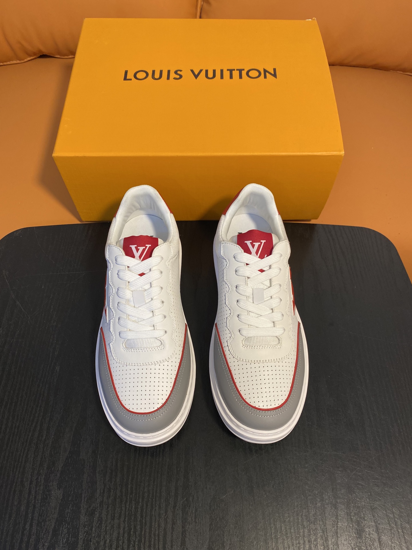 LV 00709