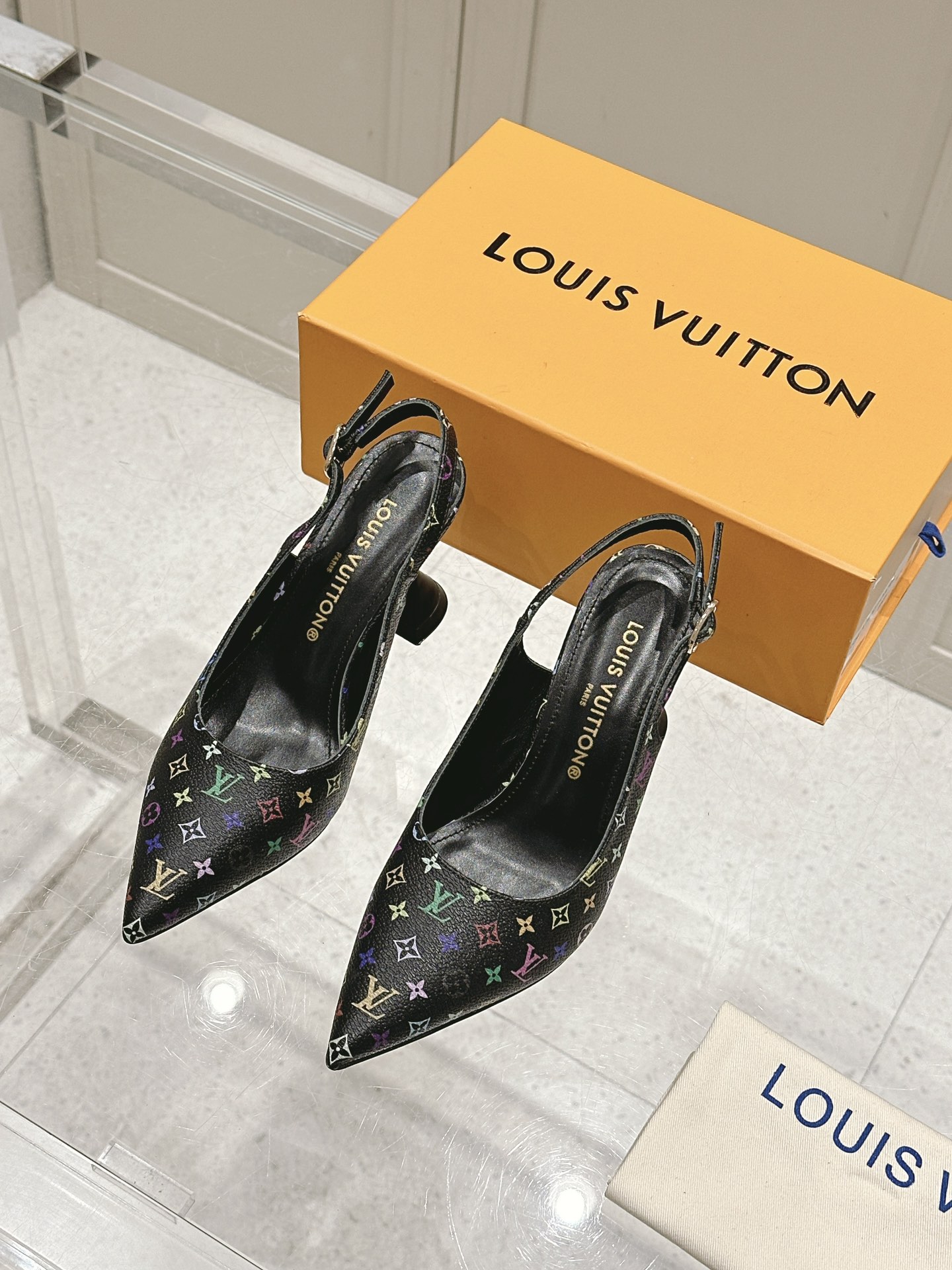 LV 00719