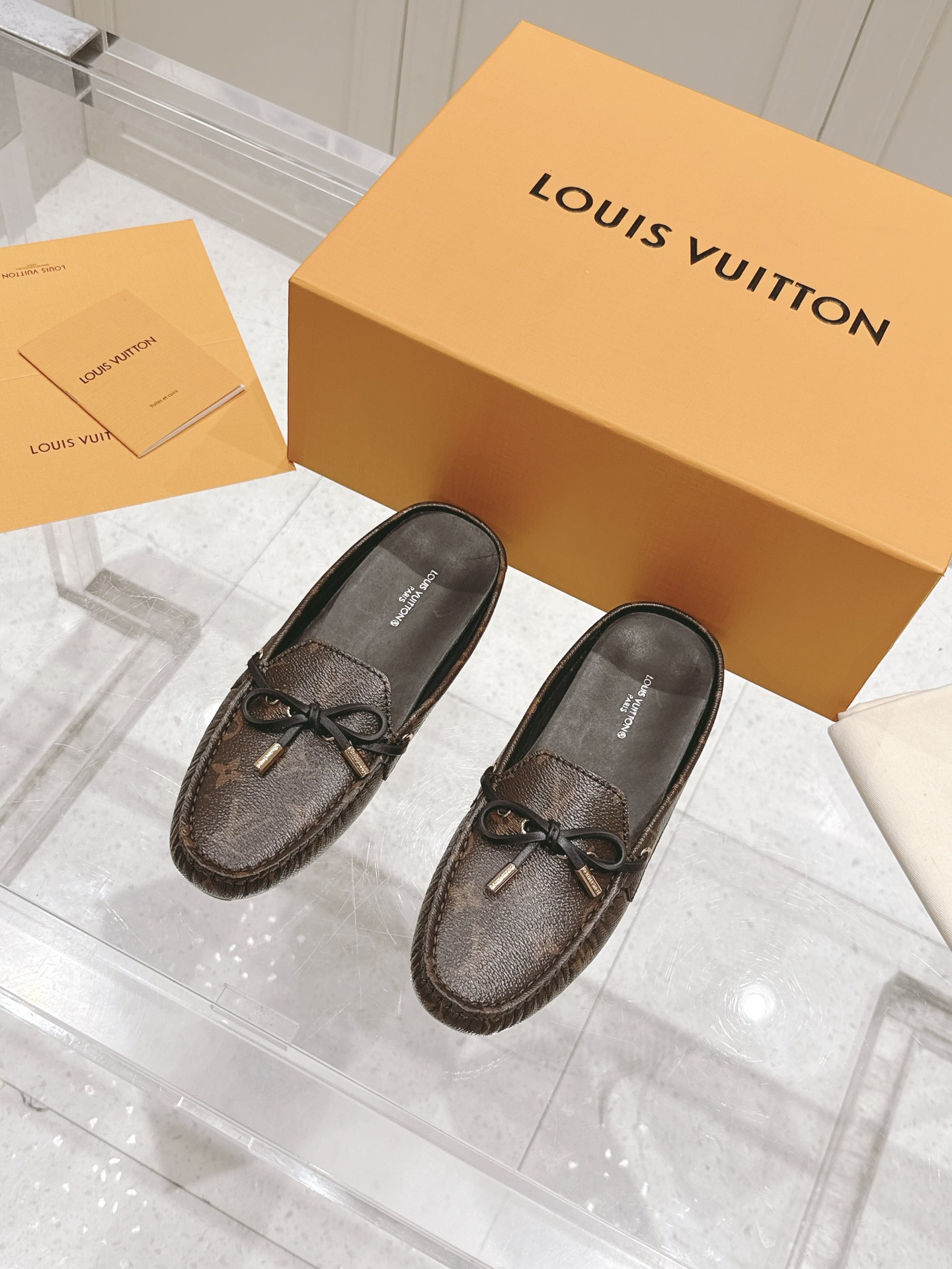 LV 00729