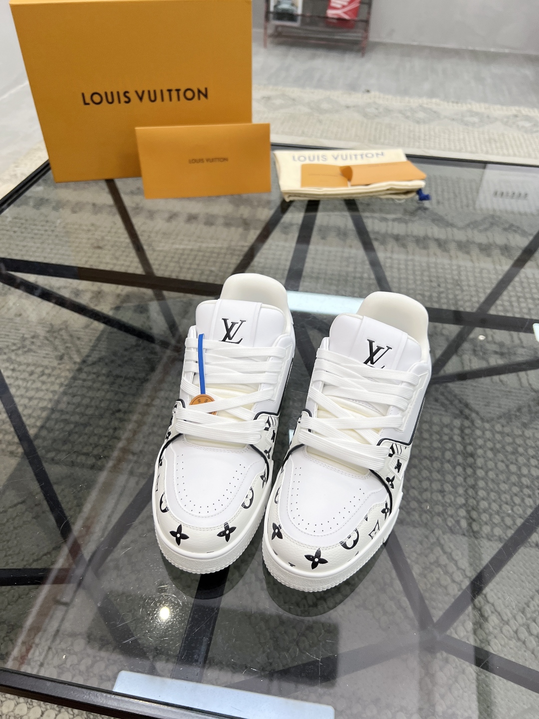 LV 00789