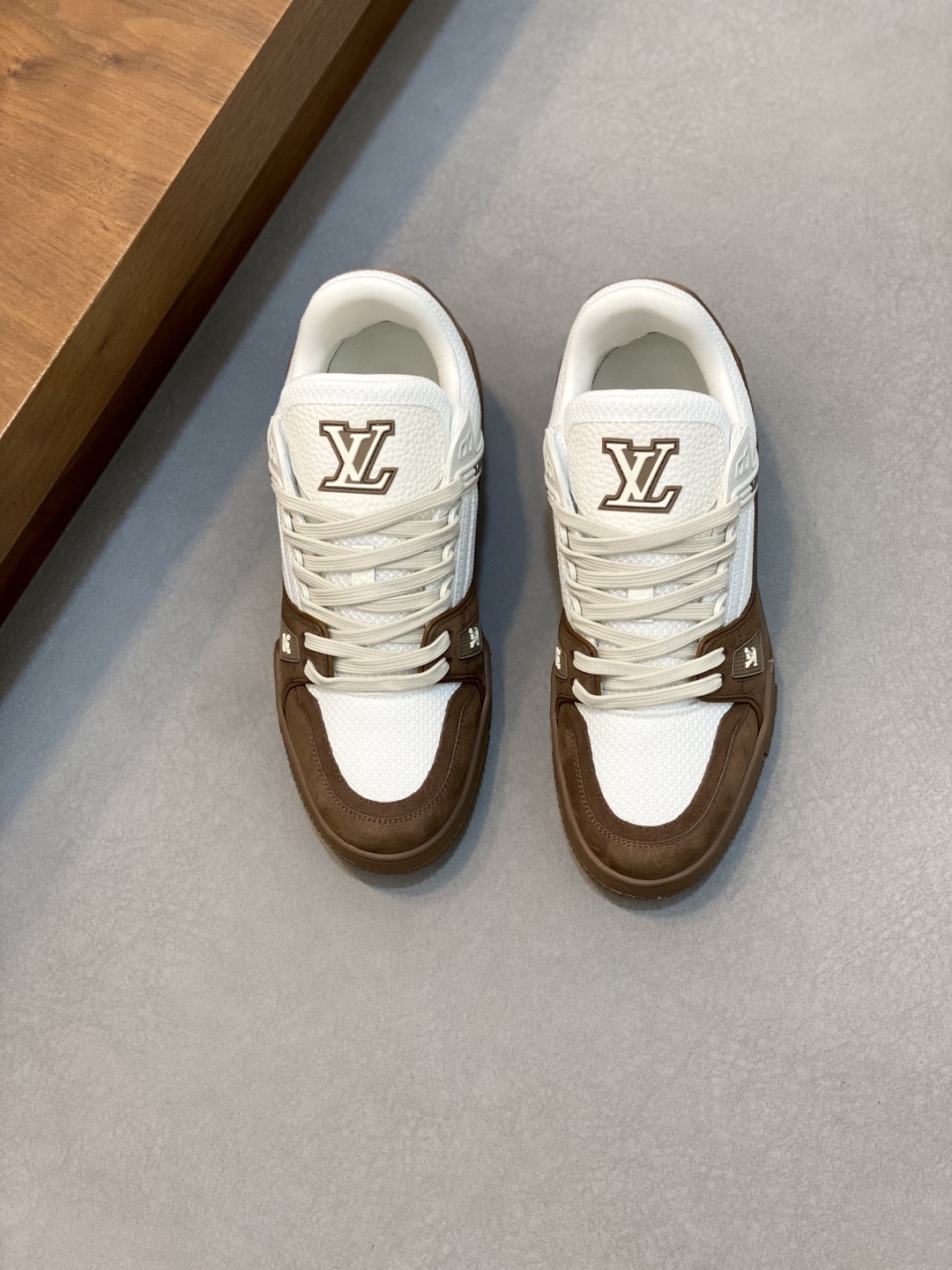 LV 00799