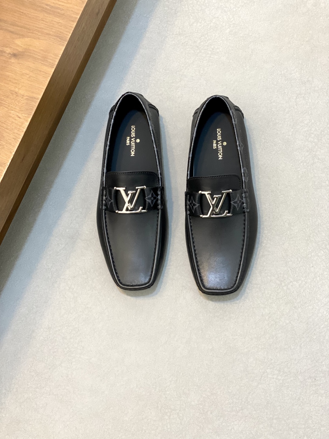 LV 00859