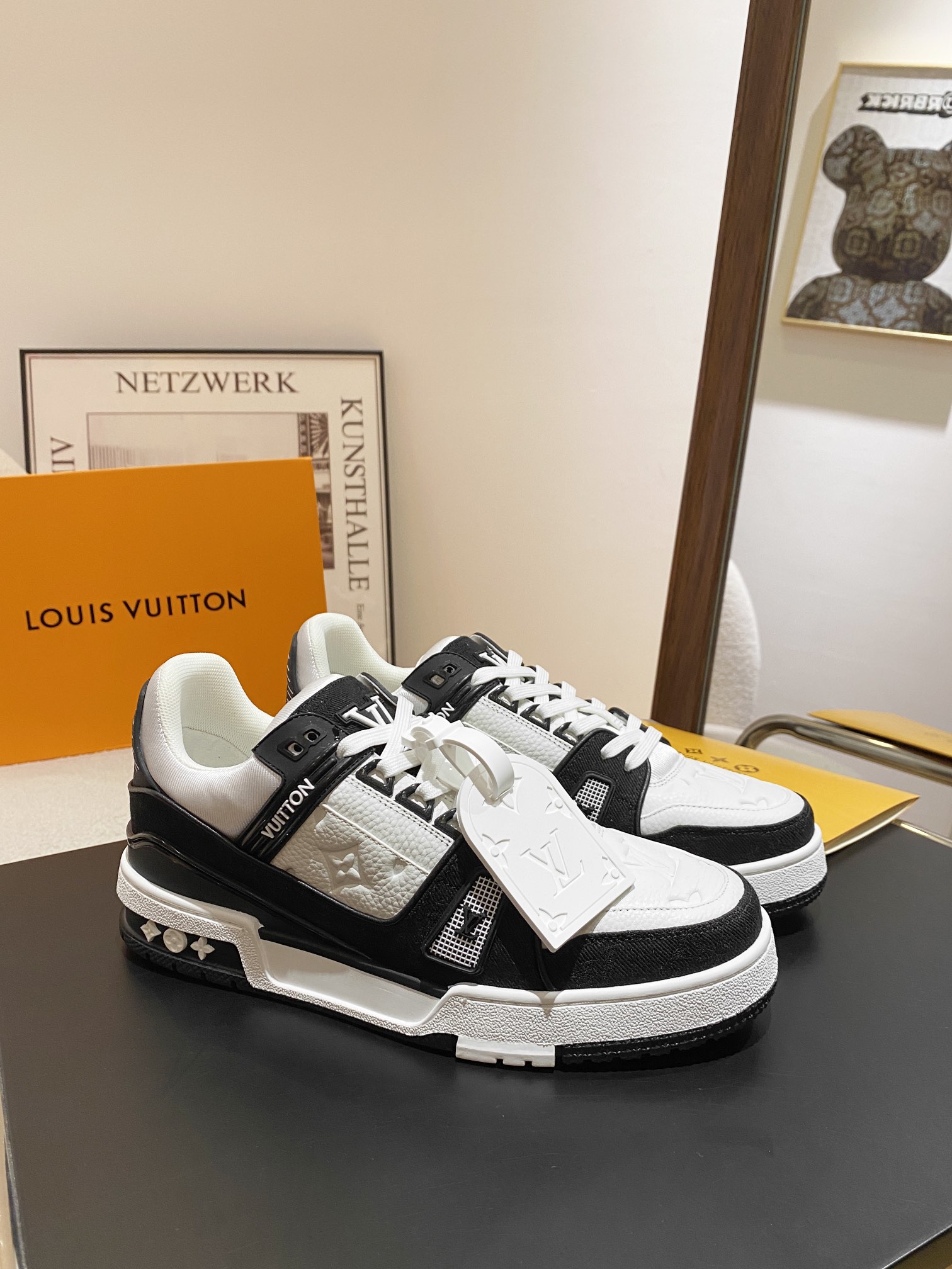 LV 01009