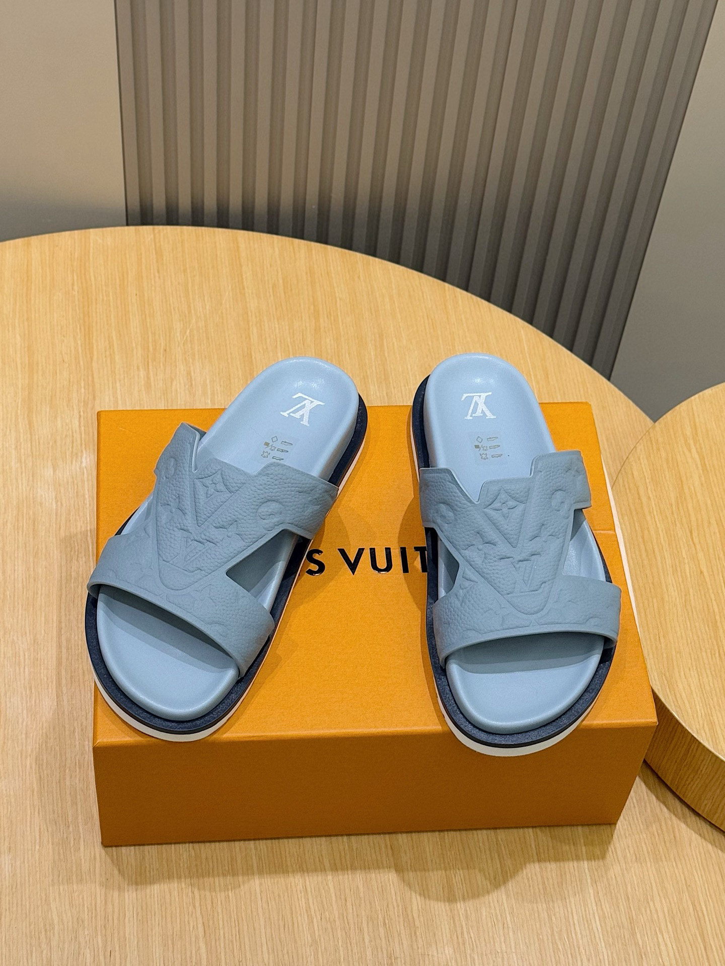 LV 01066