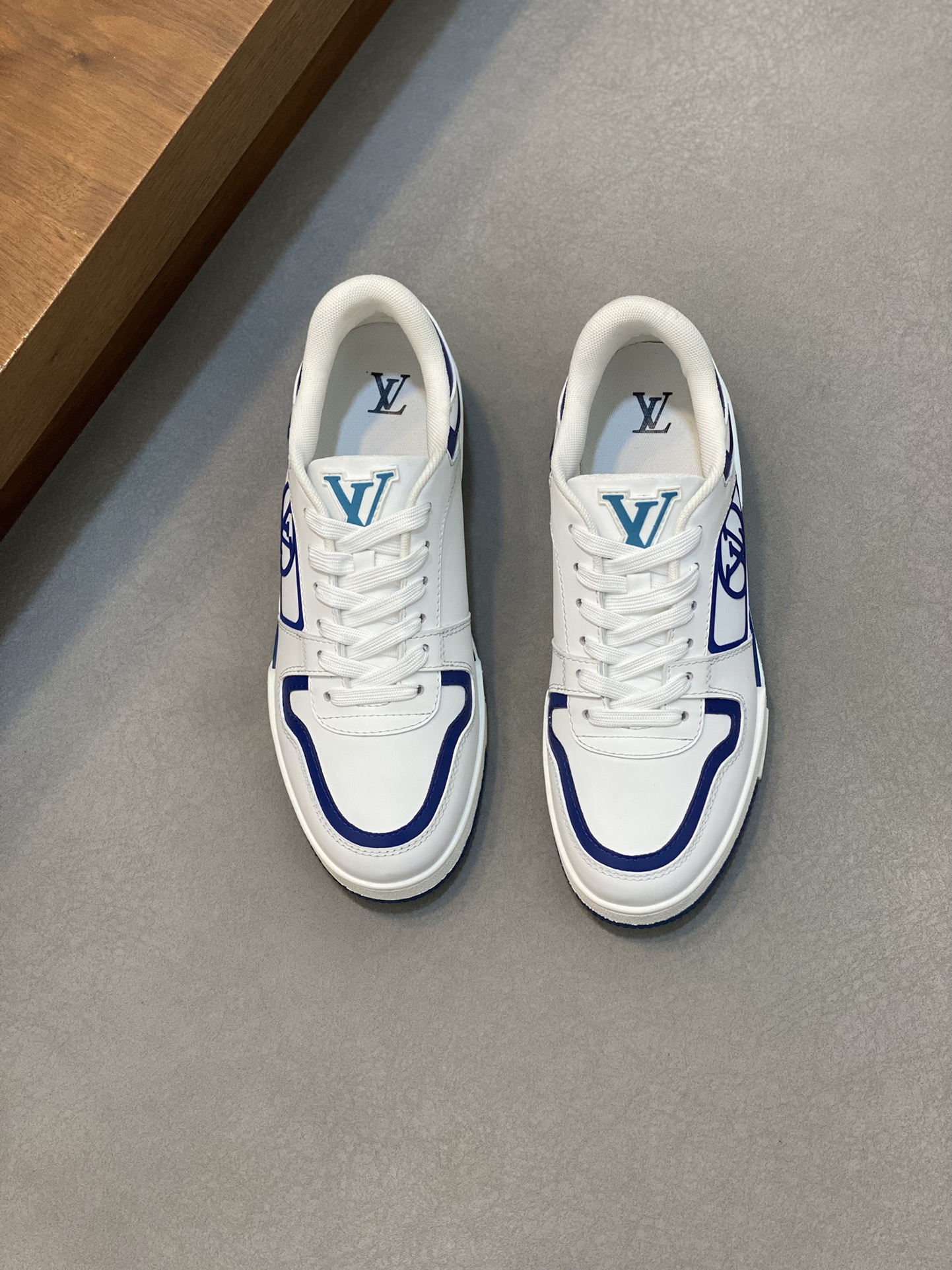 LV 01109