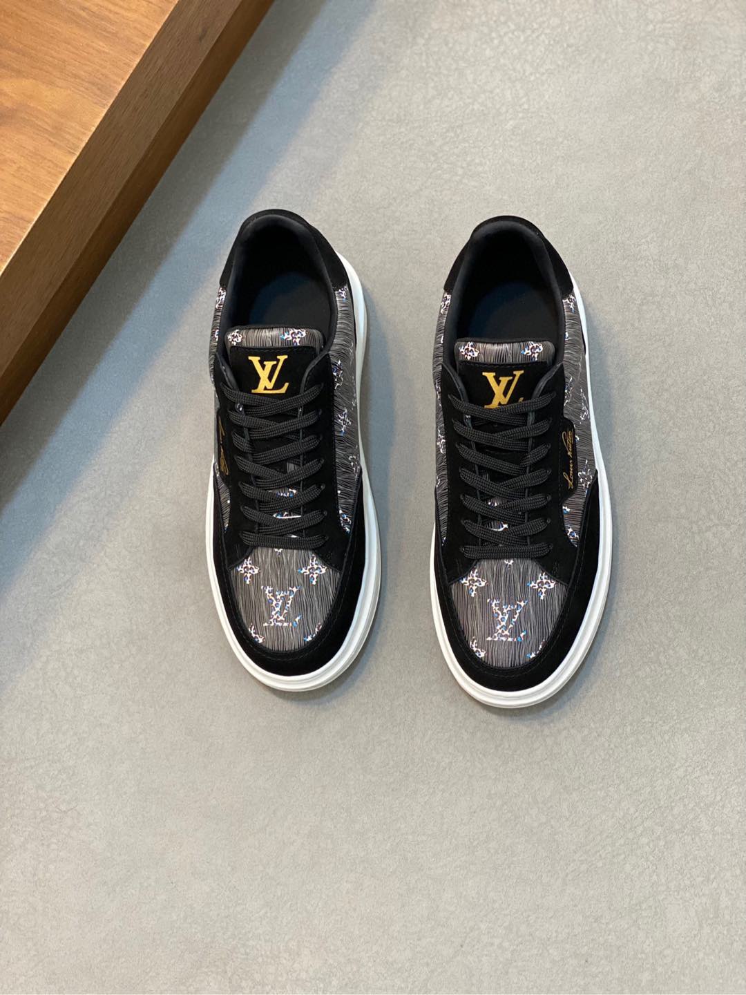 LV 01119