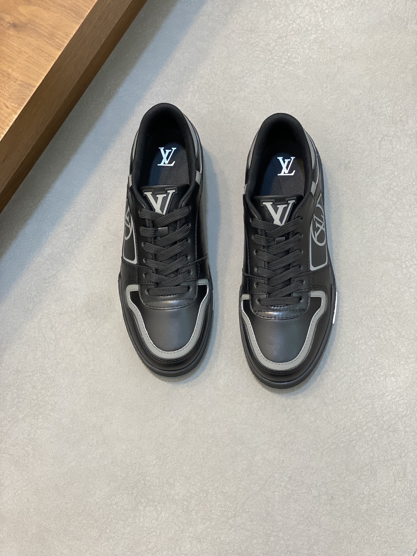 LV 01119