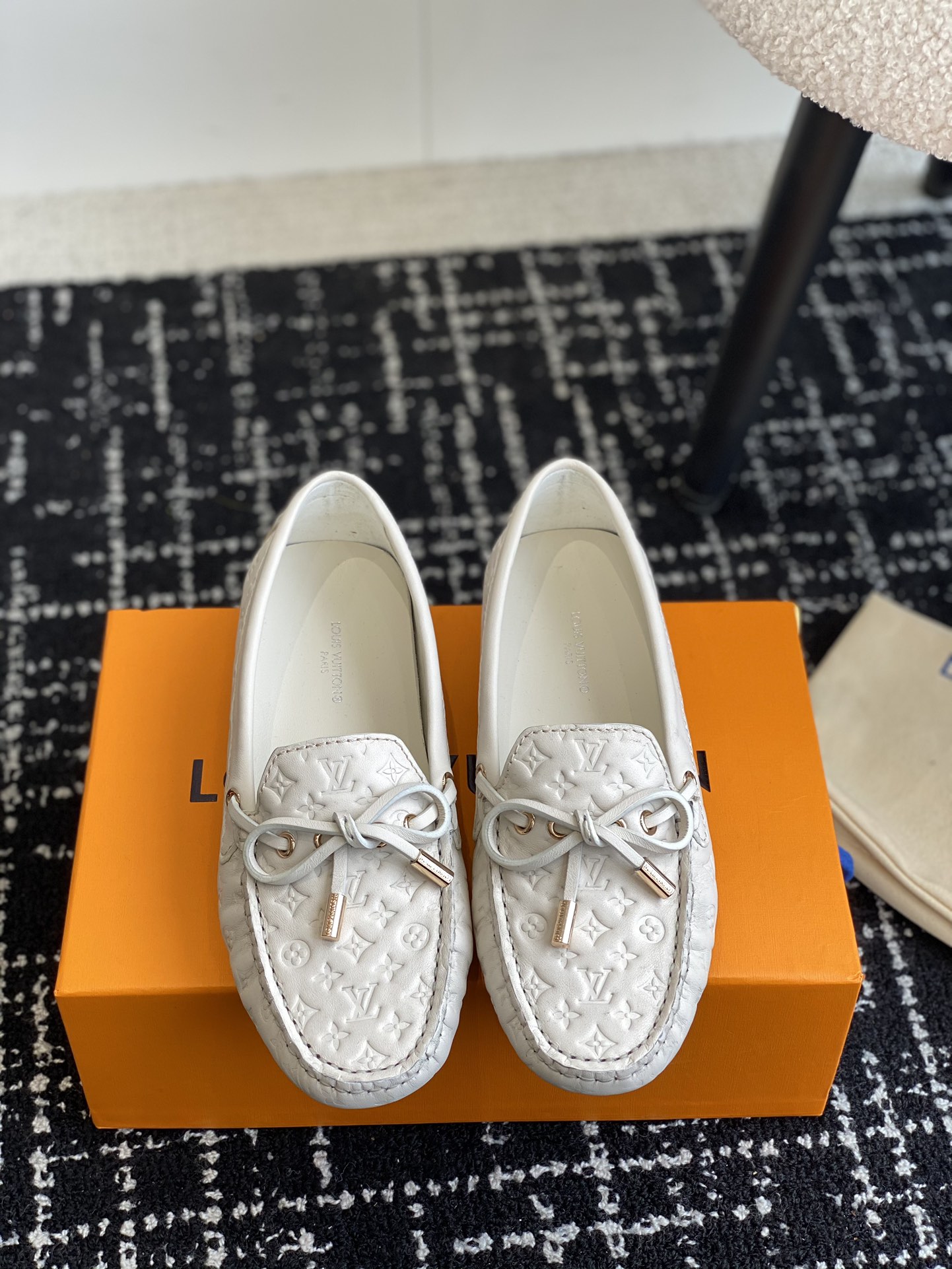 LV 01129