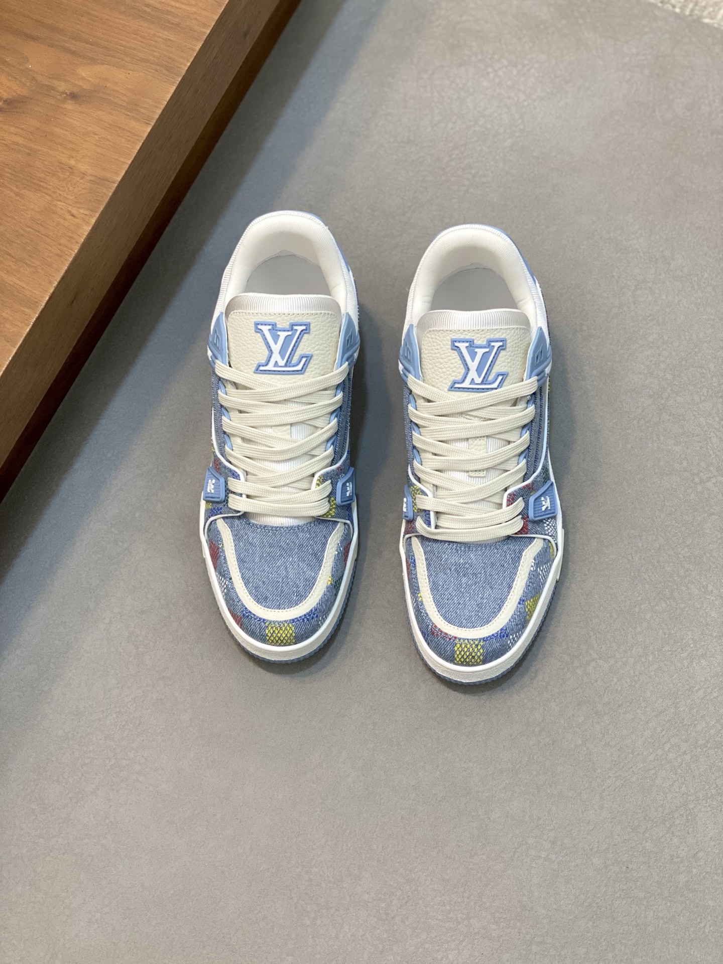 LV 01189
