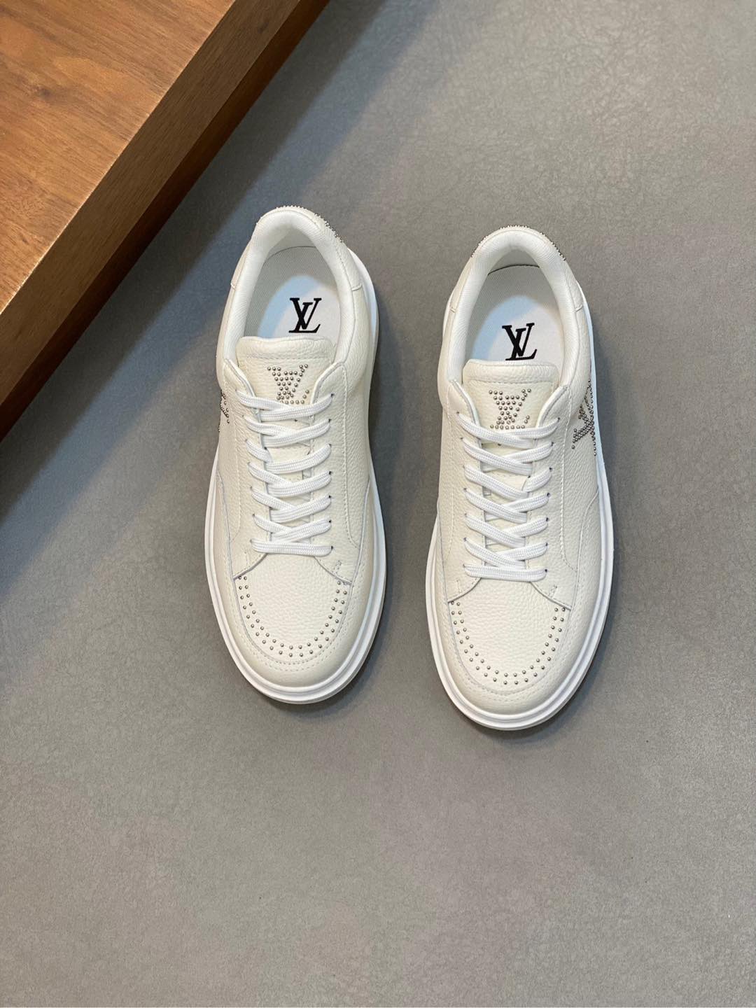 LV 01209