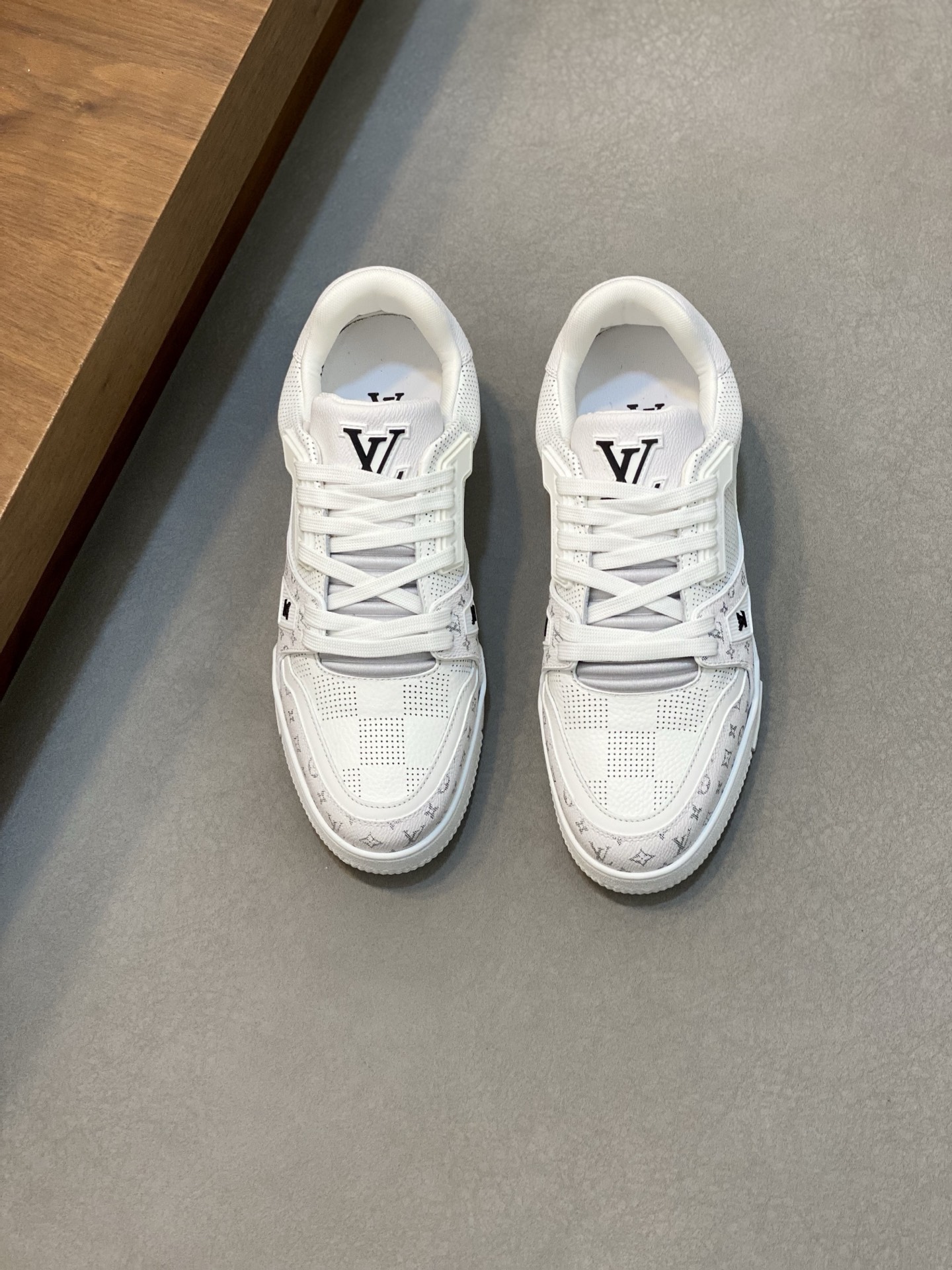 LV 01209