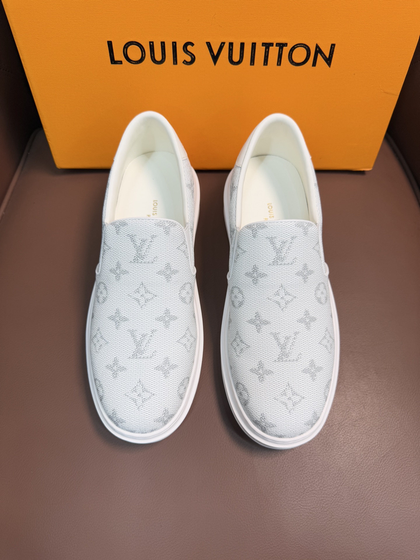 LV 012110